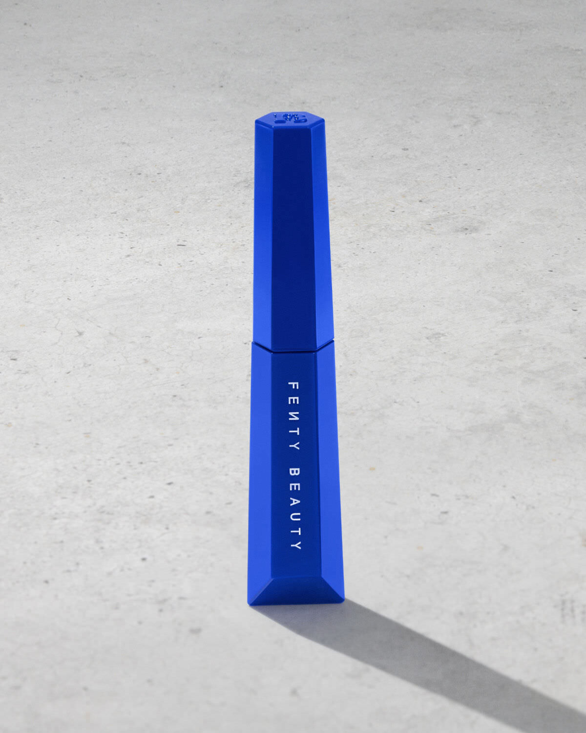 Fenty Beauty Hella Thicc Mascara bleu Elec'Trip 10 ml