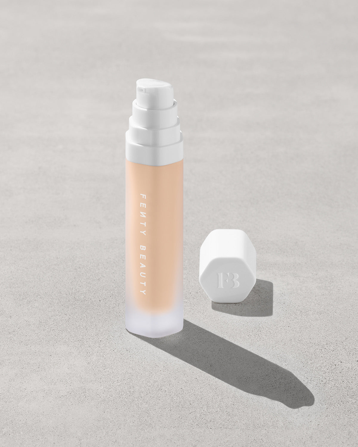 Fenty Beauty Soft'lit fond de teint lumineux 125 32 ml