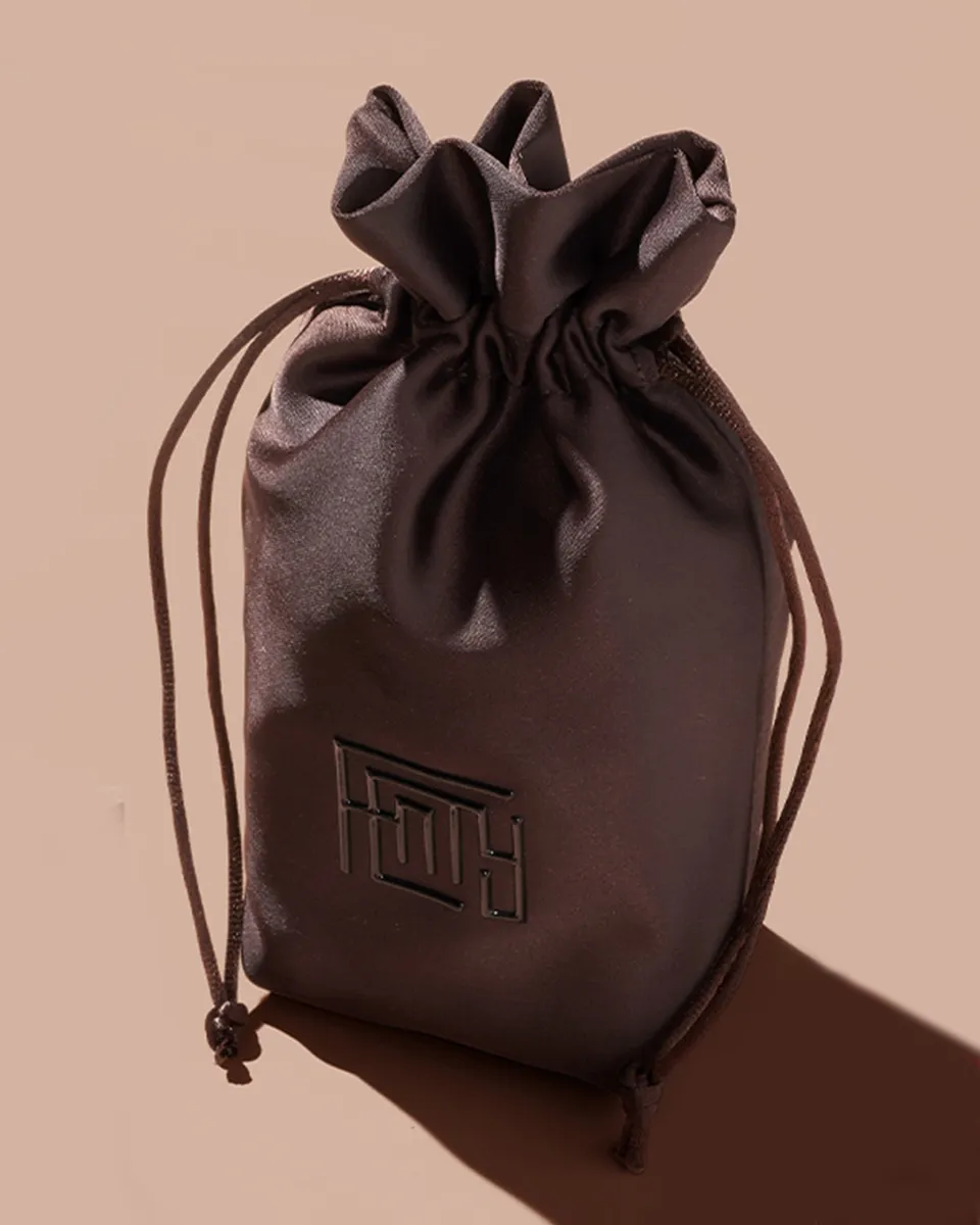 Fenty Beauty Silk Pouch pochette satin eau de parfum