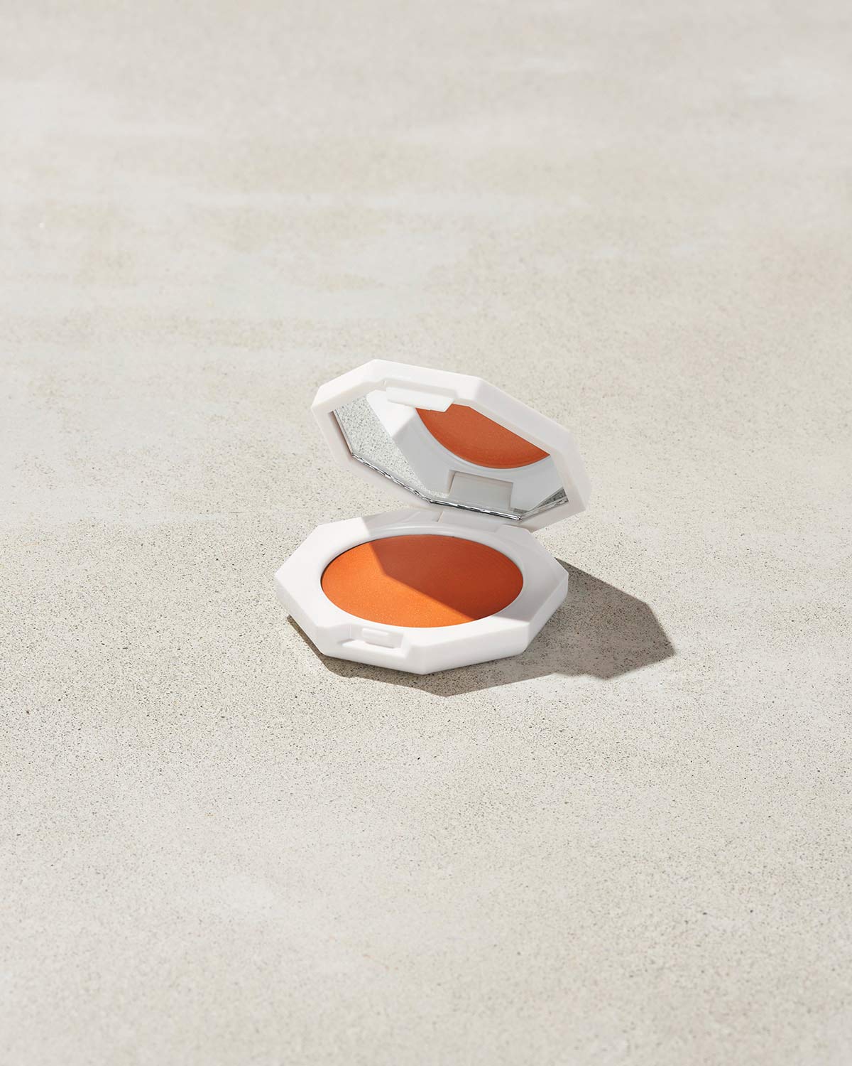 Fenty Beauty Cheeks Out Blush Crème Fuego Flush 3 g fini lumineux