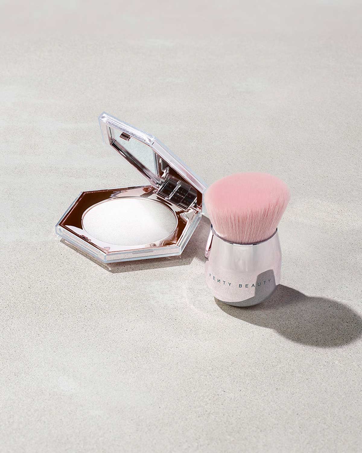 Fenty Beauty Brushes + Tools Pinceau Kabuki 160 Visage Corps