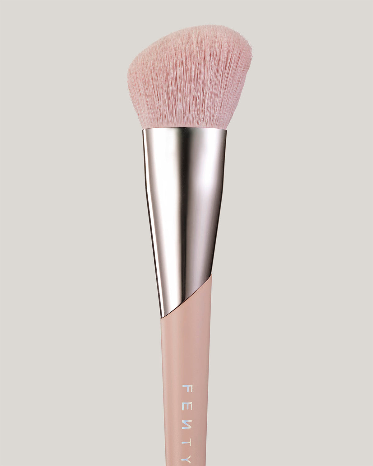 Fenty Beauty Face Shaping Brush 125 pinceau visage